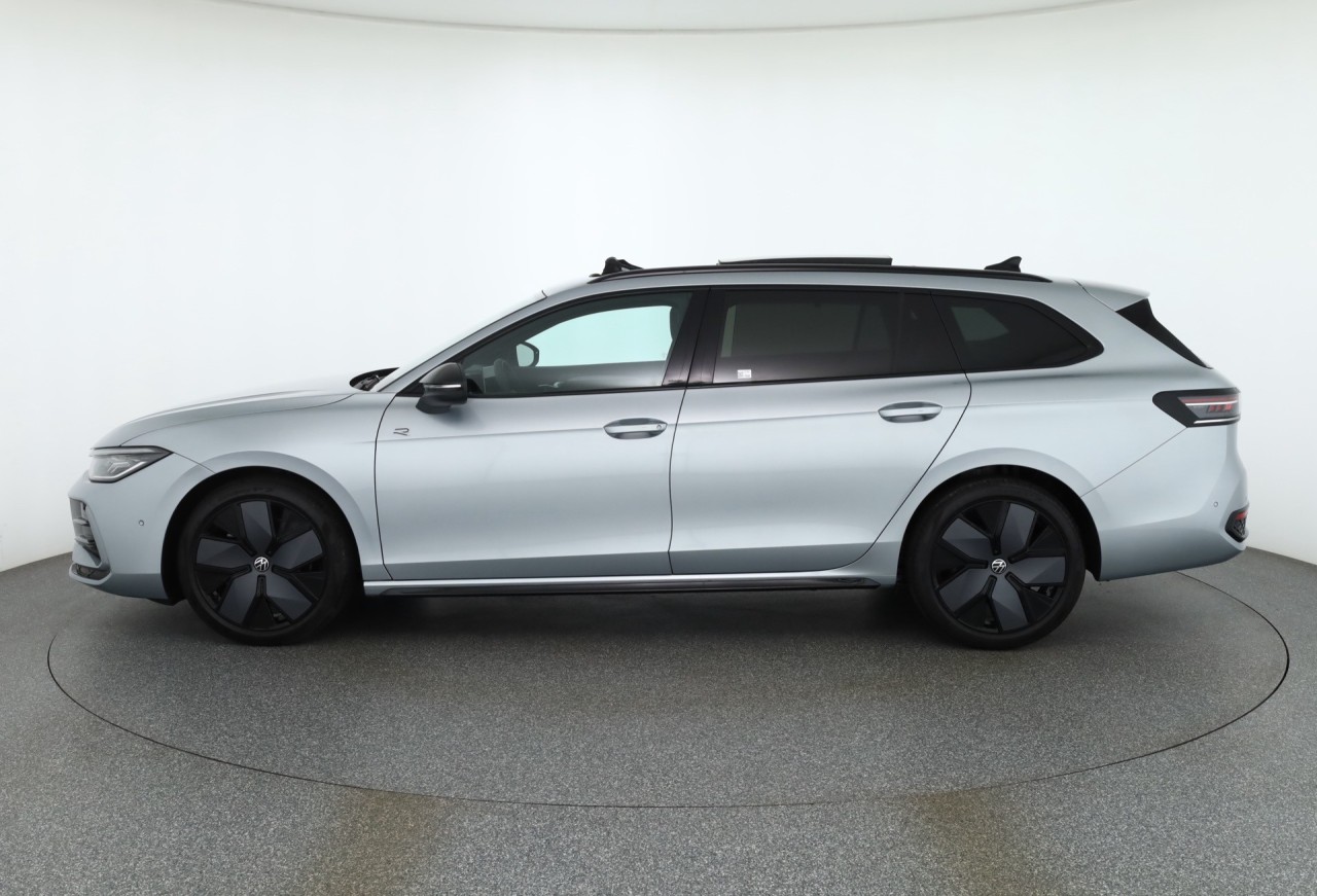 VW Passat Variant R-Line 2.0 TSI DSG