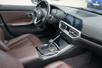 BMW 330 330e Advantage