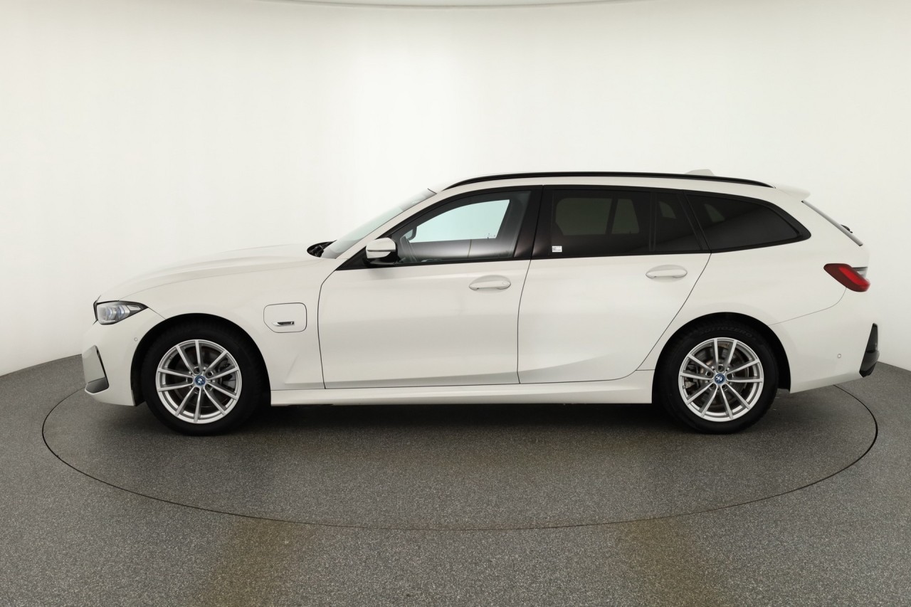 BMW 3 330e M-Sport Touring PHEV
