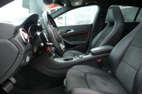 Mercedes-Benz CLA 200 AMG Line