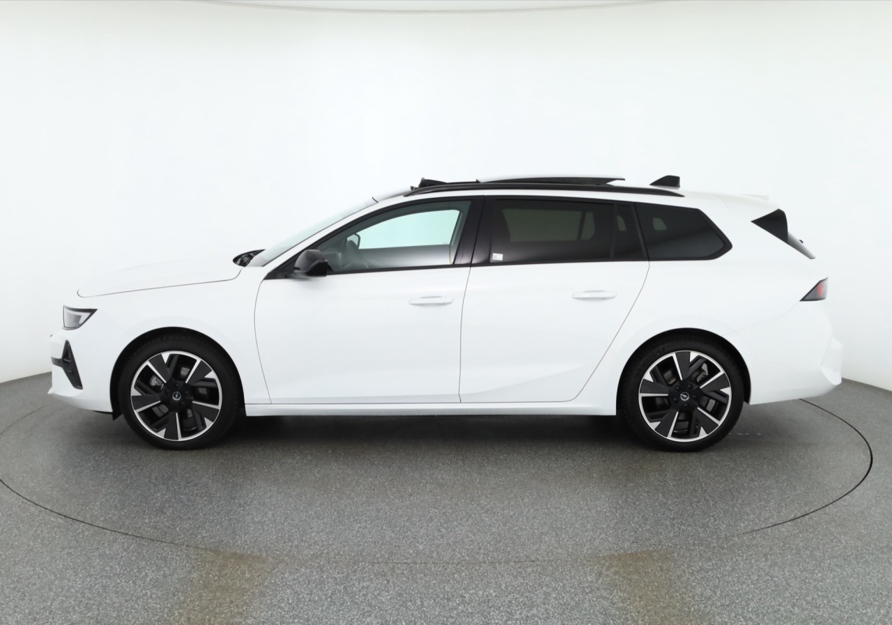 Opel Astra L ST Electric GS