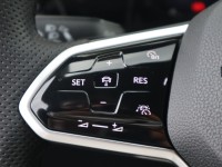 VW Golf VIII Variant 2.0 TDI R-Line