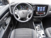 Mitsubishi Outlander 2.4 PHEV Plug-in Hybrid Basis Spirit 4WD