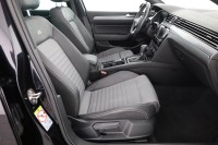 VW Passat Variant 2.0 TSI DSG R-Line