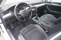 VW Passat Variant 1.5 TSI Highline R-Line