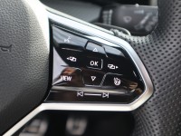 VW Golf VIII Variant R-Line 1.4 eTSI DSG
