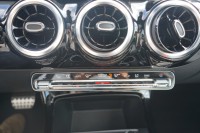 Mercedes-Benz A 200 A200 DCT AMG Line Multibeam MBUX Pano