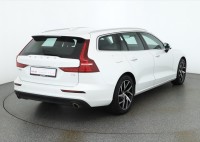 Volvo V60 Momentum Pro