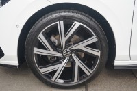 VW Golf VIII Variant 1.5 TSI R-Line