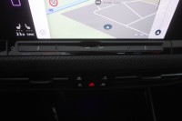 VW Golf VIII Variant 2.0 TSI DSG R-Line