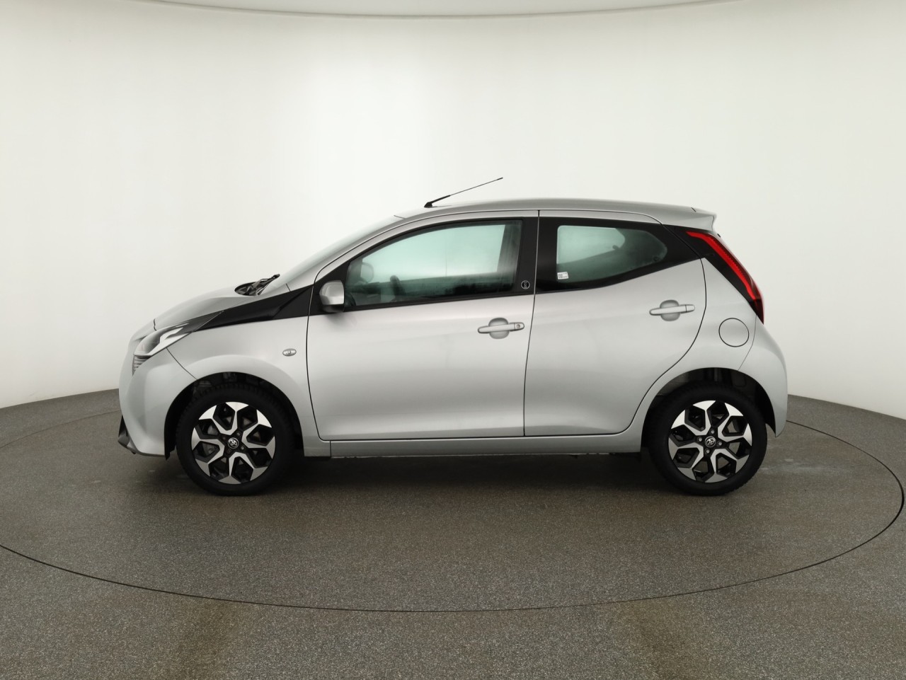 Toyota Aygo AYGO 1.0 x-play Team D