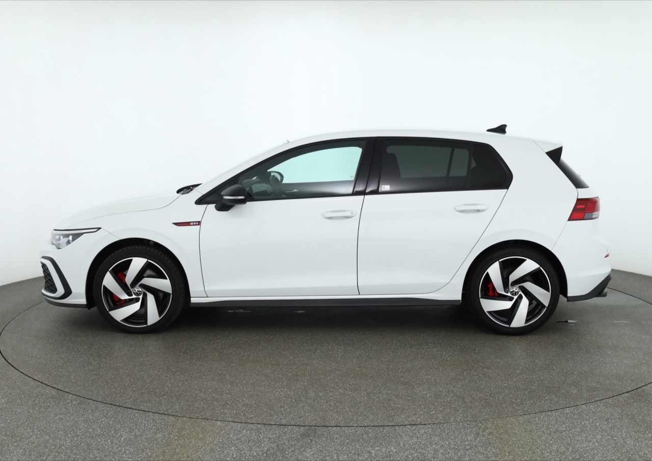 VW Golf VIII 2.0 GTI DSG