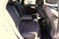 Audi A4 Quattro 40 quattro 2.0 TDI Avant S line