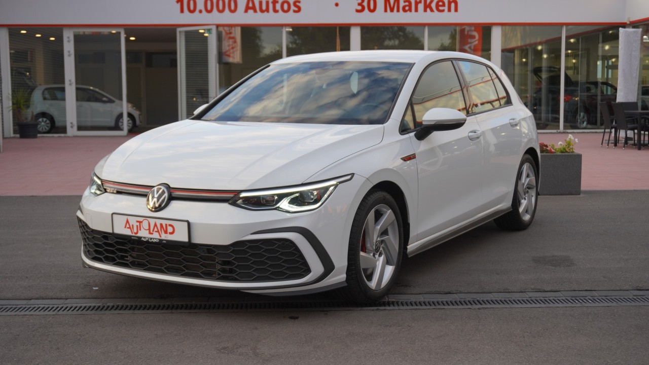 VW Golf VIII 2.0 GTI DSG