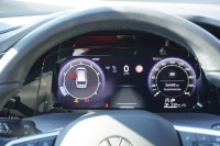 VW Golf VIII Variant 1.5 eTSI R-Line