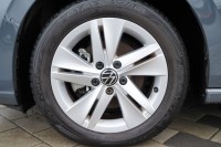 VW Golf VIII Variant Life eTSI DSG