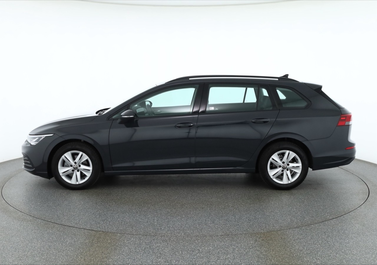 VW Golf VIII Variant 1.0 TSI