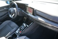 VW Golf VIII Variant R-Line eTSI