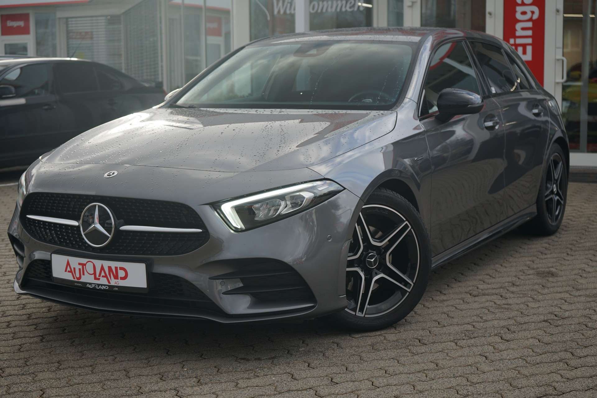 Mercedes Benz A Klasse A200 Aut AMG Line Navi Sitzheizung LED