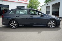 VW Golf VIII Variant 1.5 TSI R-Line