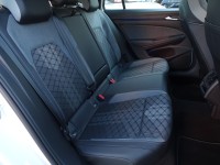 VW Golf VIII Variant 1.5 TSI R-Line