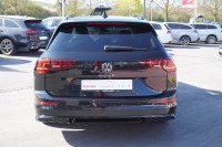 VW Golf VIII Variant 1.5 eTSI R-Line