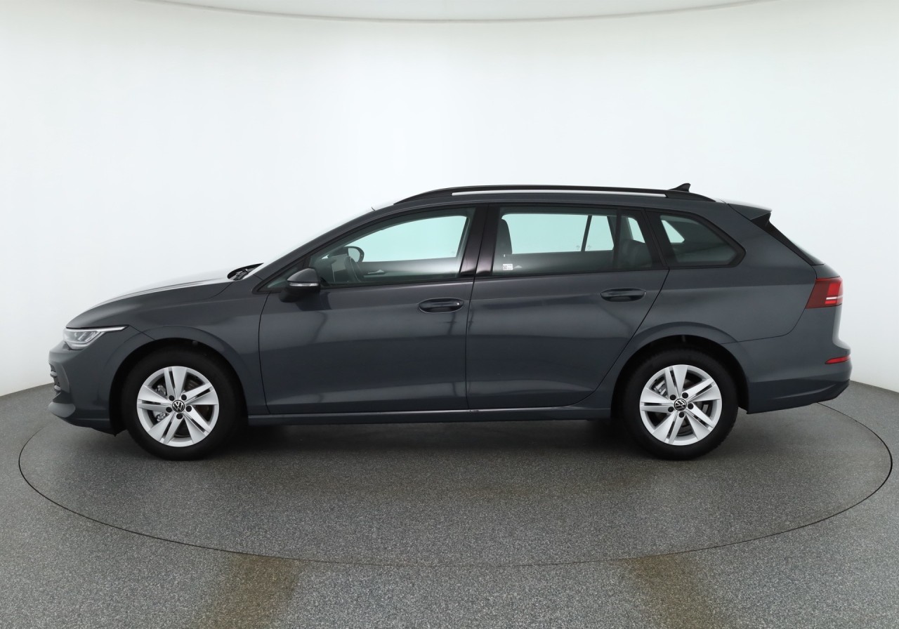 VW Golf VIII Variant 1.5 eTSI DSG