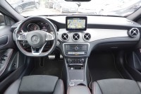 Mercedes-Benz GLA 180 Autom. AMG Line