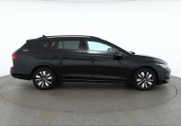 VW Golf VIII Variant 1.5 eTSI Goal