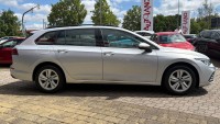 VW Golf VIII Variant 1.5 eTSI Life DSG