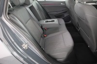 VW Golf VIII Variant 1.5 eTSI DSG Life