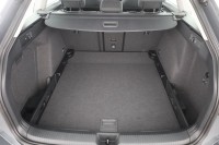 VW Golf VIII Variant 1.5 eTSI DSG Life