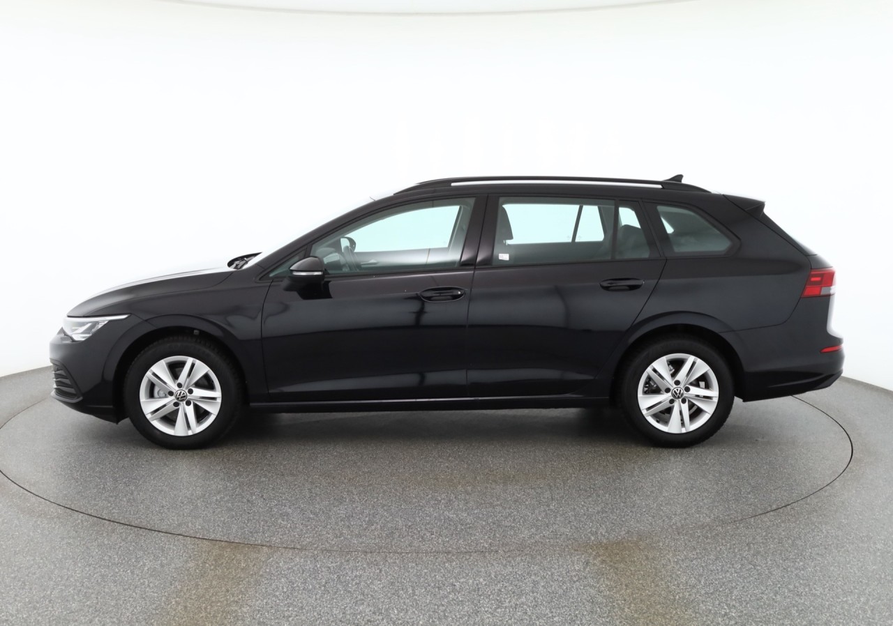 VW Golf VIII Variant 1.0 eTSI DSG