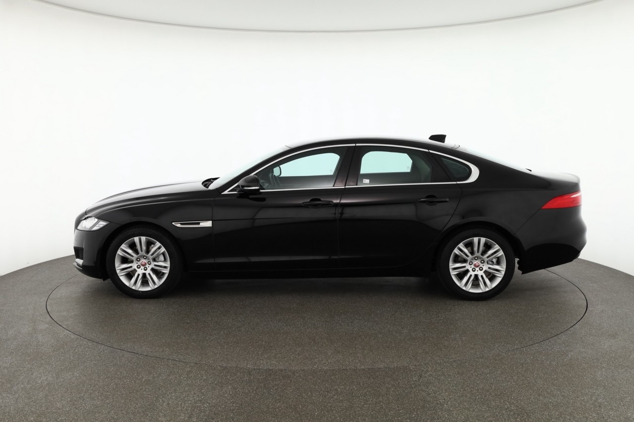 Jaguar XF 25d Portfolio AWD AT