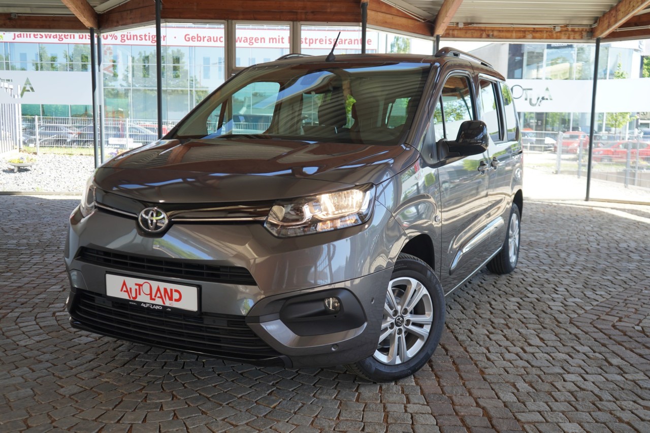 Toyota Proace City Verso 1.2 Team Deutschland