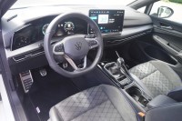VW Golf VIII 1.5 TSI R-Line