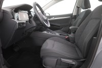 VW Golf VIII Variant 1.0 eTSI DSG