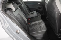 VW Golf VIII 1.5 TSI R-Line
