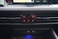 VW Golf VIII Variant 1.5 eTSI R-Line