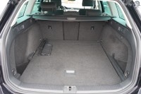 VW Passat Variant 1.5 TSI DSG R-Line