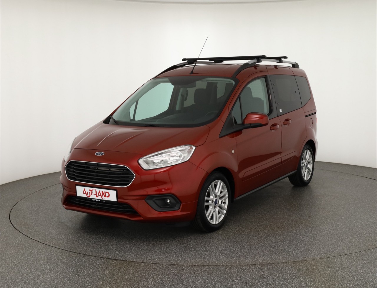 Ford Tourneo Courier 1.0 EB Titanium