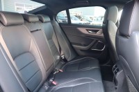 Jaguar XE D180 R-Dynamic SE