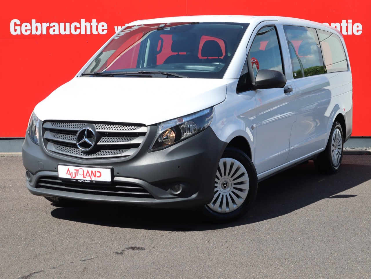 Mercedes-Benz Vito Tourer lang 8-Sitzer Aut.