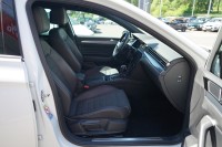VW Passat Variant 1.5 TSI R-Line