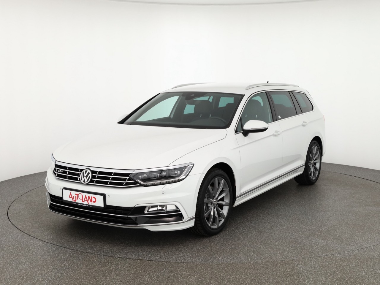 VW Passat Variant 1.5 TSI DSG R-Line