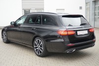Mercedes-Benz E 200 E220d T Avantgarde