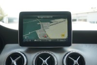 Mercedes-Benz GLA 180 Urban AT