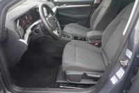 VW Golf VIII Variant 1.5 eTSI DSG
