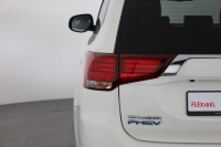 Mitsubishi Outlander 2.4 PHEV CVT 4WD