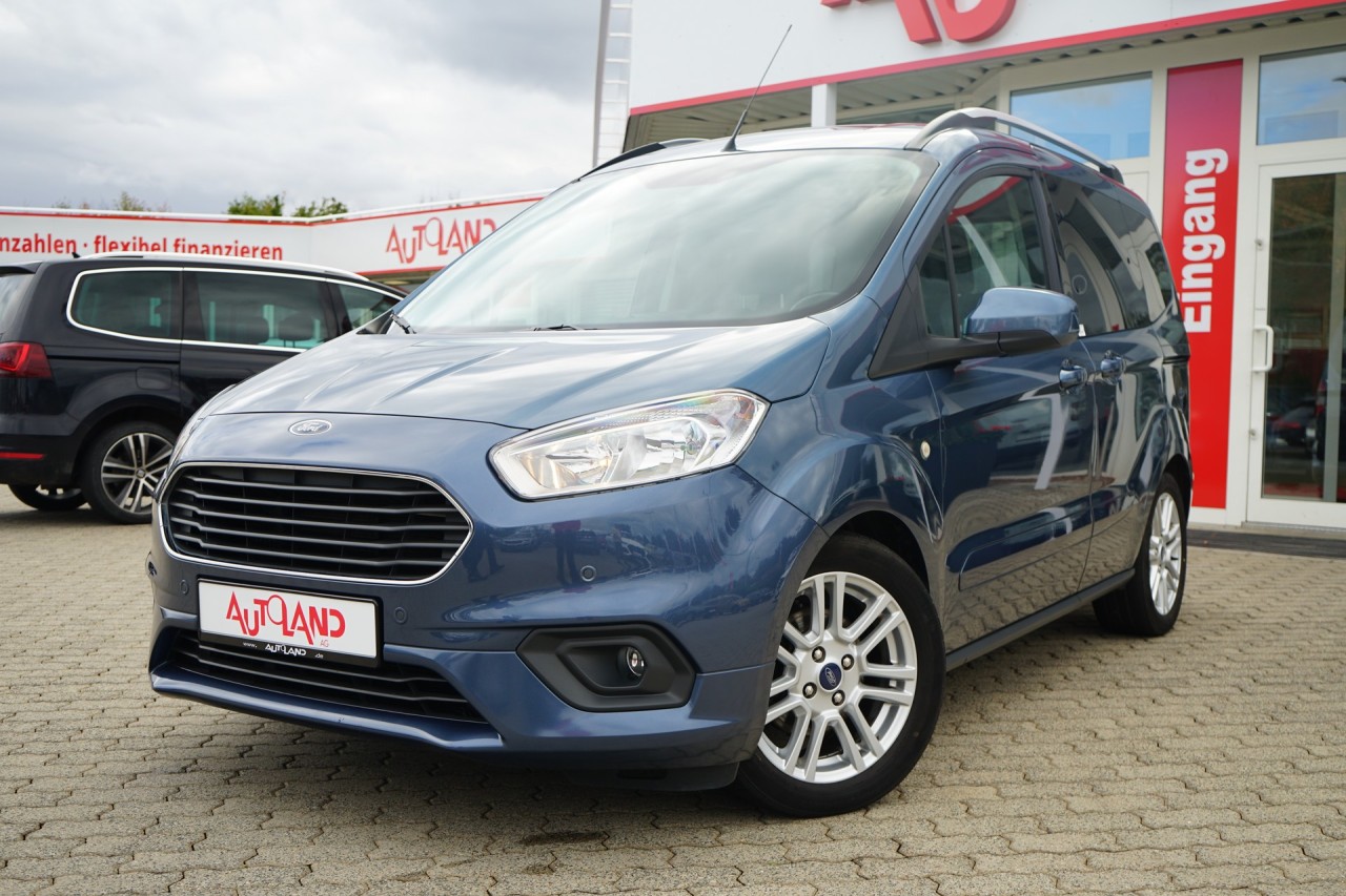 Ford Tourneo Courier 1.5 TDCi Titanium